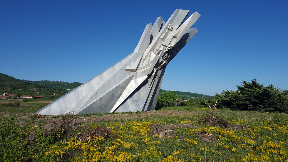 Παράξενα Γιουγκοσλαβικά μνημεία