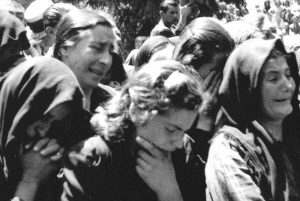 Η ομαδική σφαγή και η πυρπόληση των Καλαβρύτων στις 13 Δεκέμβρη 1943 - Το συγκλονιστικότερο δείγμα της χιτλερικής θηριωδίας και βαρβαρότητας στην Ελλάδα