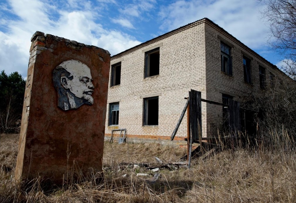 Λένιν - Μνημεία που αντιστέκονται