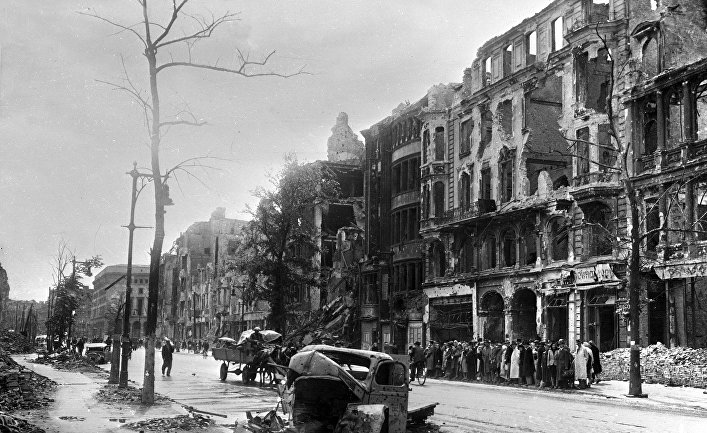 Ένα αποτρόπαιο έγκλημα του ιμπεριαλισμού: Ο βομβαρδισμός της Δρέσδης από τους Αγγλοαμερικάνους στις 13 – 14 Φλεβάρη 1945