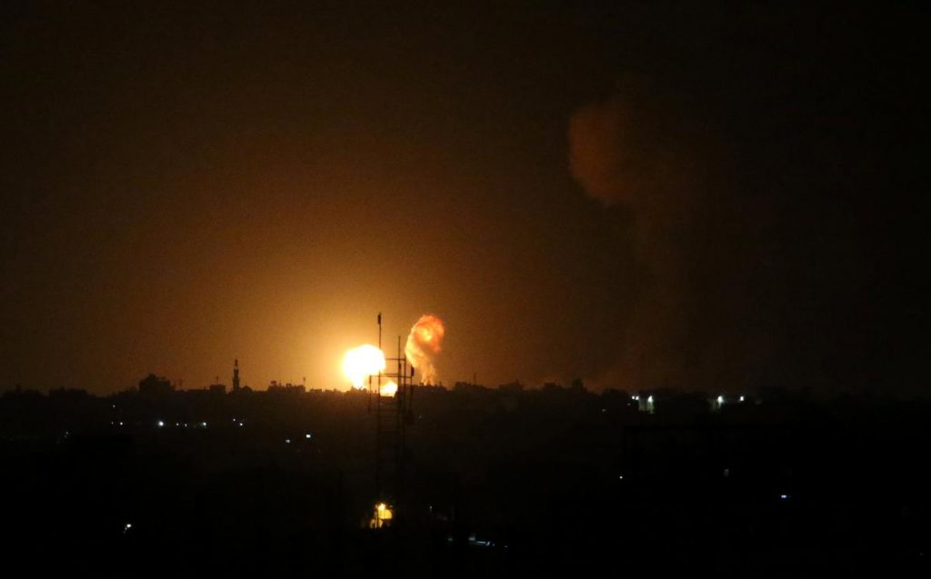 Ο ισραηλινός στρατός συνεχίζει να δολοφονεί: Τουλάχιστον 6 Παλαιστίνιοι νεκροί μετά από επιδρομή στη Λωρίδα της Γάζας