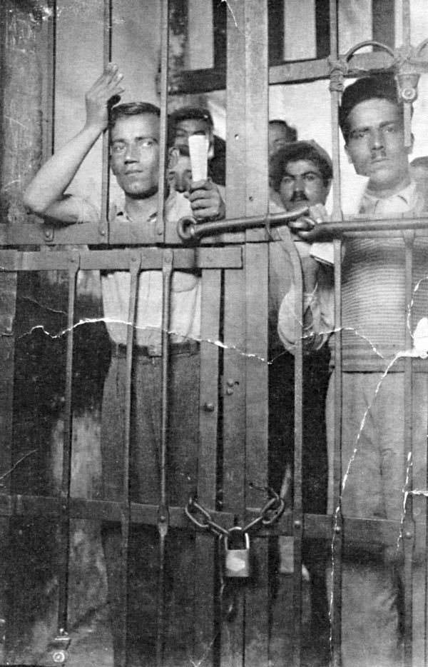 «Κάναμε στο ίδιο κελί…» - Άγνωστες μαρτυρίες συγκρατουμένων του για τον Φώτη Αγγουλέ