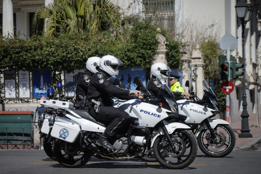 Η ζωή είναι ανάσες - Καμιά σκέψη για αστυνομοκρατία στο Πάρκο της Ακαδημίας Πλάτωνος