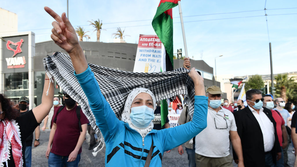 "Ακούστε, χτυπάει η Παλαιστίνη στην καρδιά μου..." - Τρία ποιήματα για την Παλαιστίνη