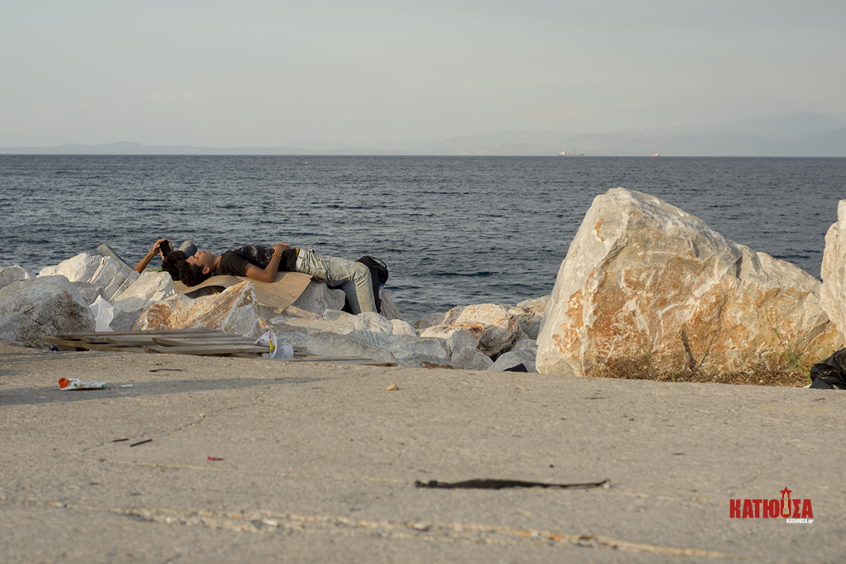 Να σε κάψω πρόσφυγα να σε αλείψω μέλι