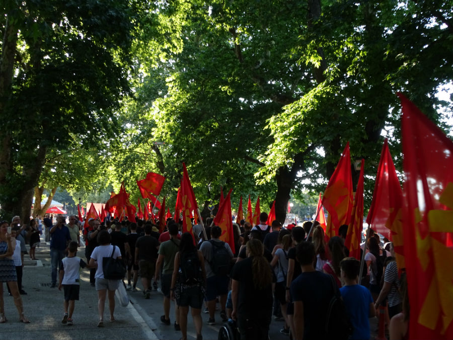 Ραντεβού στα Γιάννενα, σύντροφοι