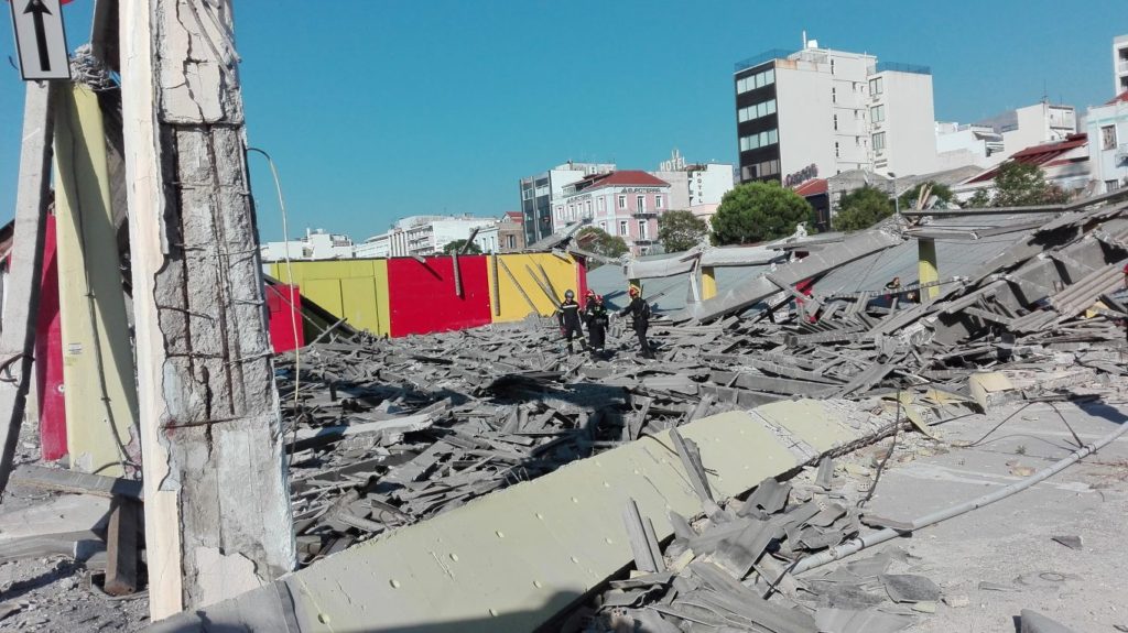 Αποστομωτική απάντηση του Δήμου Πατρέων στην εκστρατεία ψεύδους και παραπληροφόρησης μετά την κατάρρευση του κτιρίου
