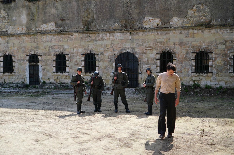 16 φωτογραφίες του Μ. Μαυράκη από την ταινία «Το τελευταίο σημείωμα»