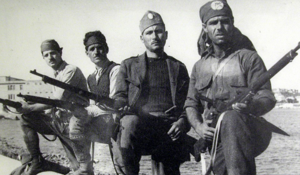 24 Δεκέμβρη 1944: «Go back»! O οπλισμένος λαός της Μυτιλήνης, μαζί με τον ΕΛΑΣ, διώχνουν τους Άγγλους καταχτητές