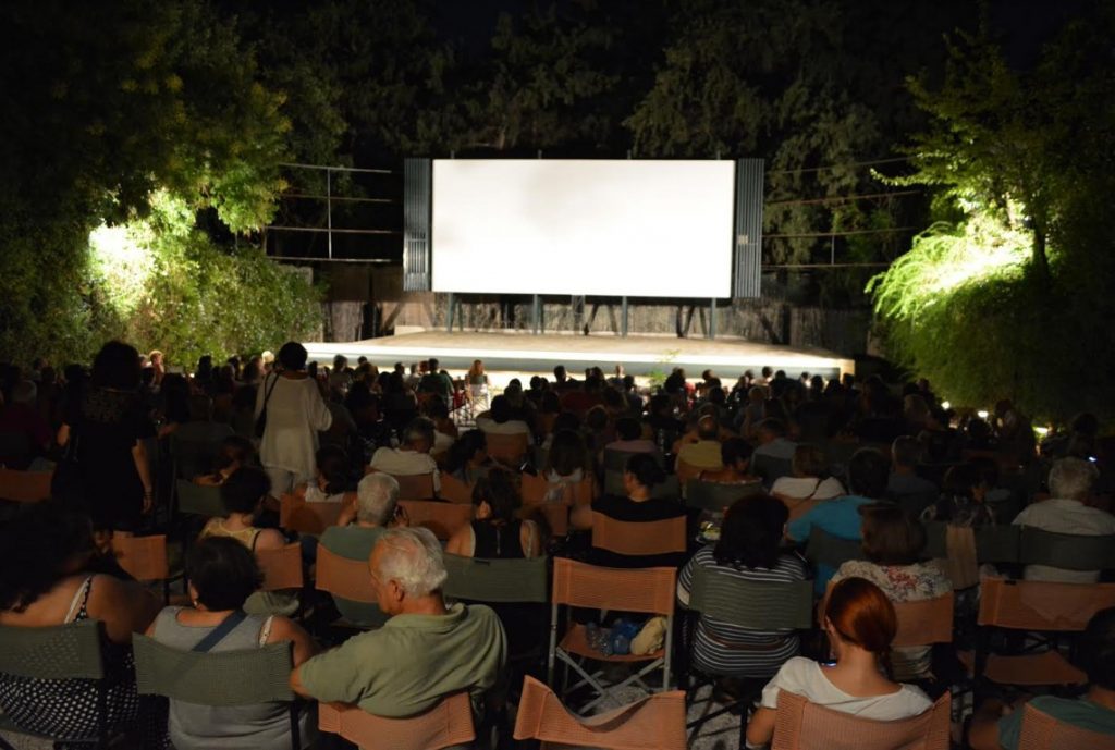 Συνεχίζονται οι καλοκαιρινές προβολές ταινιών στο Cine Αιολία (Πρόγραμμα Αυγούστου)