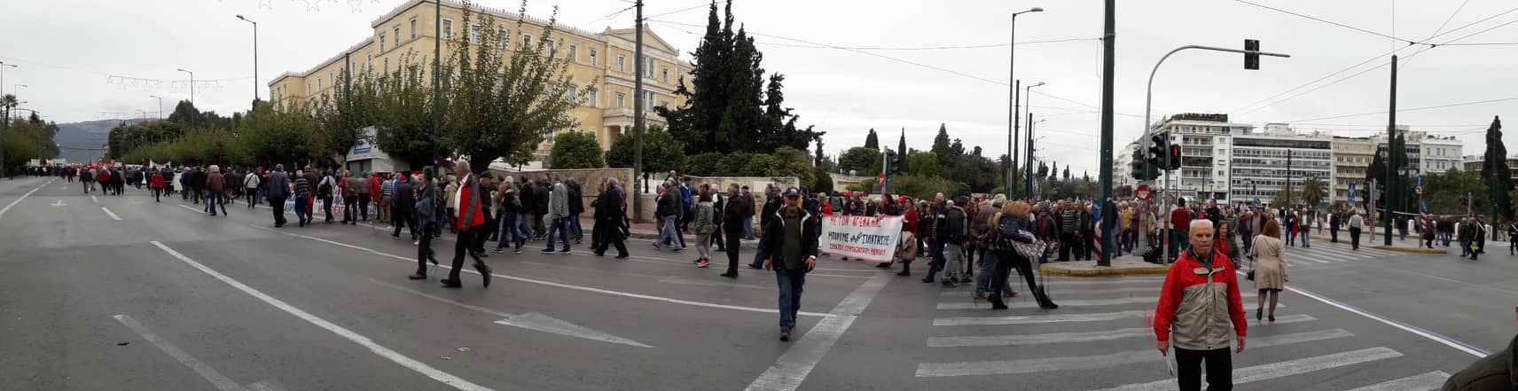 Οι απόμαχοι της δουλειάς φροντοφώναξαν: «Ούτε αναστολή, ούτε αναβολή, ο νόμος του Κατρούγκαλου να καταργηθεί!» (ΦΩΤΟ+ΒΙΝΤΕΟ)