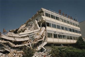Όταν ο εγκέλαδος συνάντησε τη δίψα για το κέρδος (Μέρος Β) - 20 χρόνια από τον μεγάλο σεισμό της Πάρνηθας – - Κατιούσα