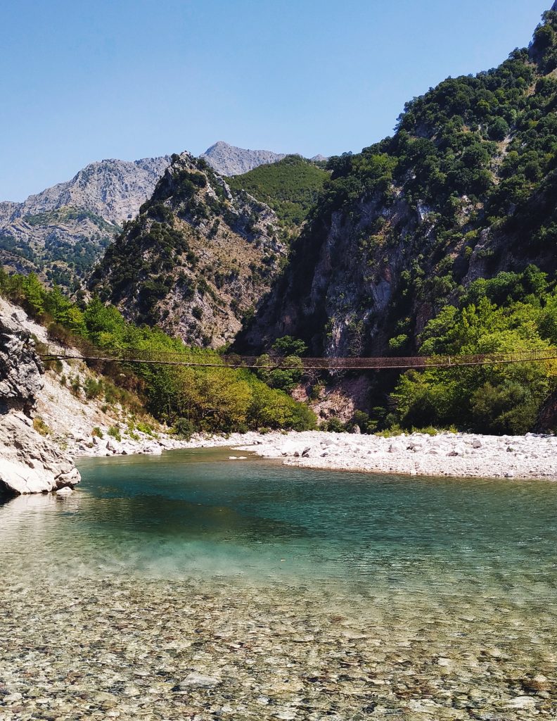  Οδοιπορικό στις παραλίες των Τζουμέρκων