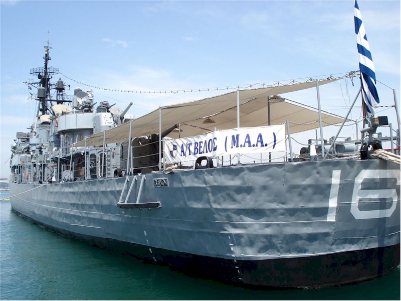 Συνεχίζονται στο λιμάνι της Θεσσαλονίκης οι επισκέψεις στο «Βέλος» του αντιδικτατορικού αγώνα