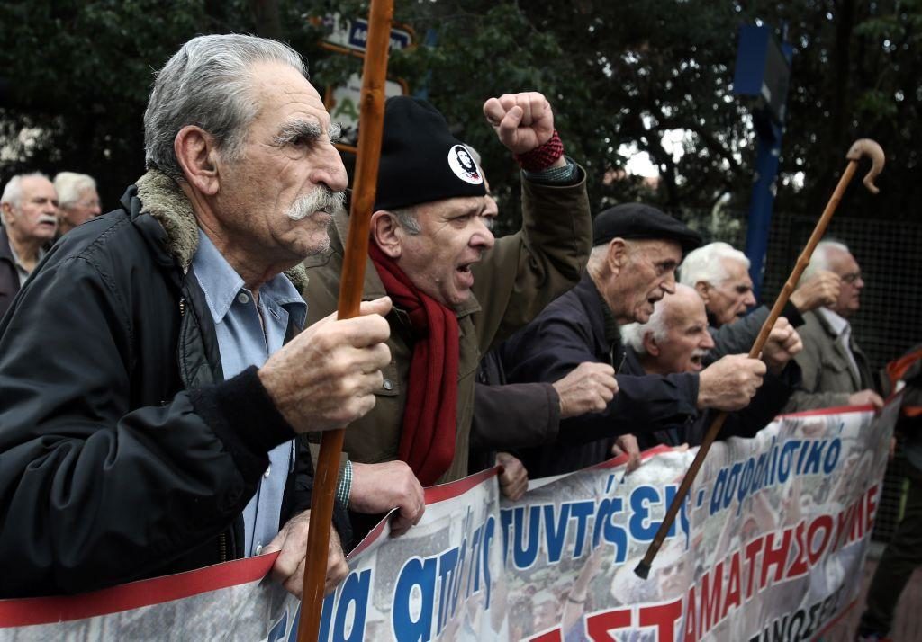 Η αφαίμαξη των συνταξιούχων συνεχίζεται και με τη ΝΔ