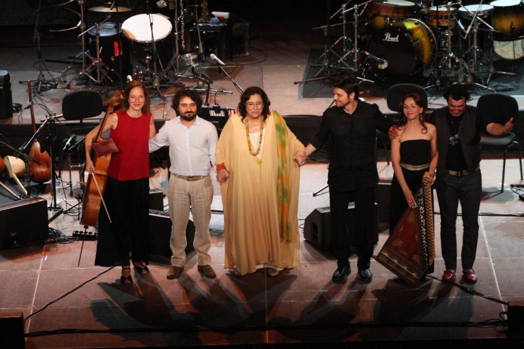 Μαρία Φαραντούρη: «Πέρα από τα σύνορα» - Ένα μουσικό ταξίδι από την Ανατολή στη Δύση