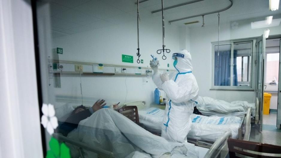 Κορονοϊός • «Ακόμη περιμένουμε, ενώ ο ιός "τρέχει"…» - Ηλ. Σιώρας, Μαν. Βαρδαβάκης και Άννα Ψαρρού καταγγέλλουν τις τεράστιες ελλείψεις στα νοσοκομεία αναφοράς