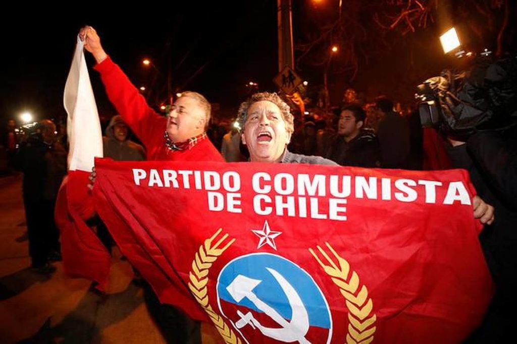 Τραμπούκικη επίθεση στην έδρα της ΚΕ του ΚΚ Χιλής - ΚΚΕ: "Κάτω τα χέρια από το Κομμουνιστικό Κόμμα Χιλής!"
