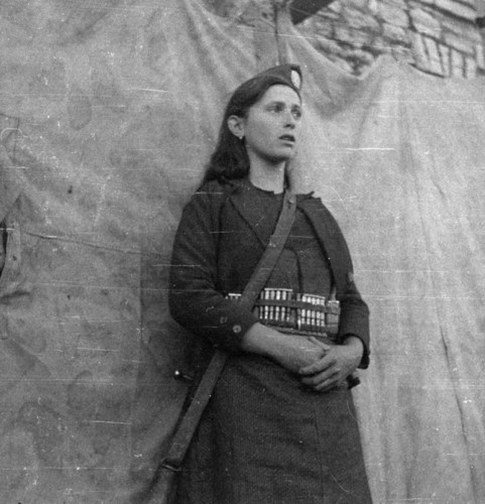 Κυριακή πρωί μ’ ένα ποίημα: «Ανταρτοπούλα» του Λάμπρου Μάλαμα