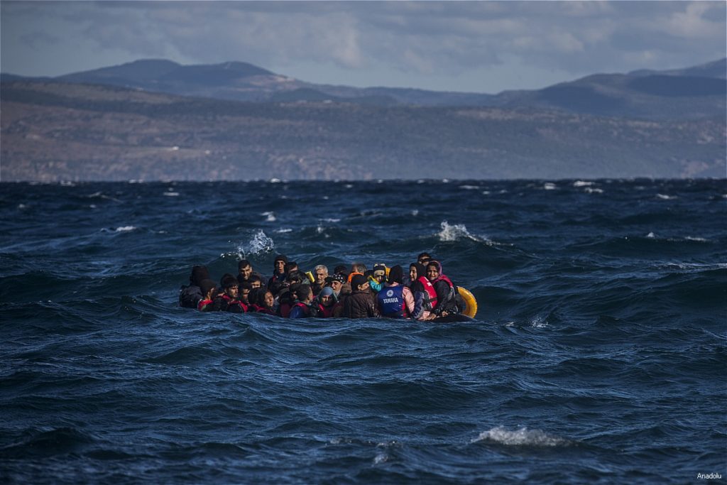«Πρέπει να καταλάβεις ότι κανένας δε βάζει τα παιδιά του σε μια βάρκα, εκτός αν το νερό είναι πιο ασφαλές από την ξηρά…»