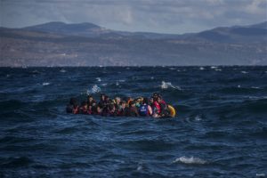 «Πρέπει να καταλάβεις ότι κανένας δε βάζει τα παιδιά του σε μια βάρκα, εκτός αν το νερό είναι πιο ασφαλές από την ξηρά…»