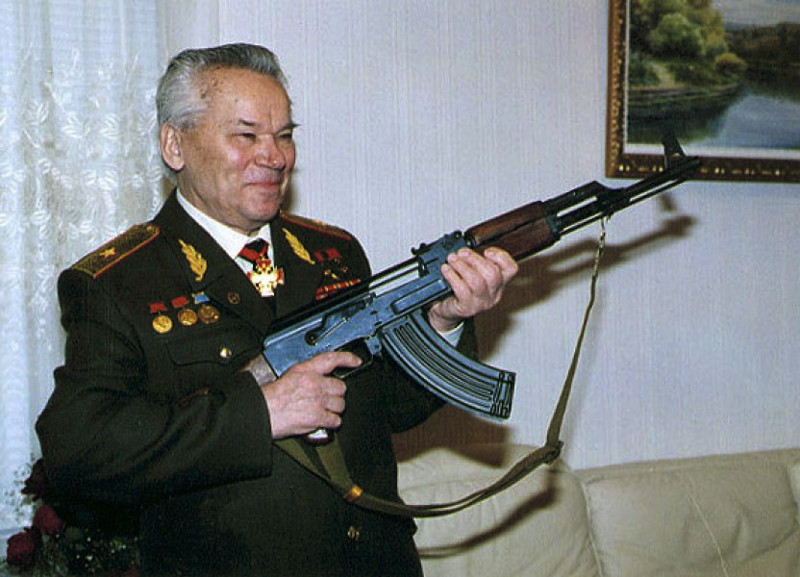 «Οι Ναζί ήταν αυτοί που με έκαναν κατασκευαστή όπλου για την υπεράσπιση της πατρίδας μου…» - Μιχαήλ Καλάσνικοφ, ο δημιουργός του θρυλικού αυτόματου ΑΚ-47